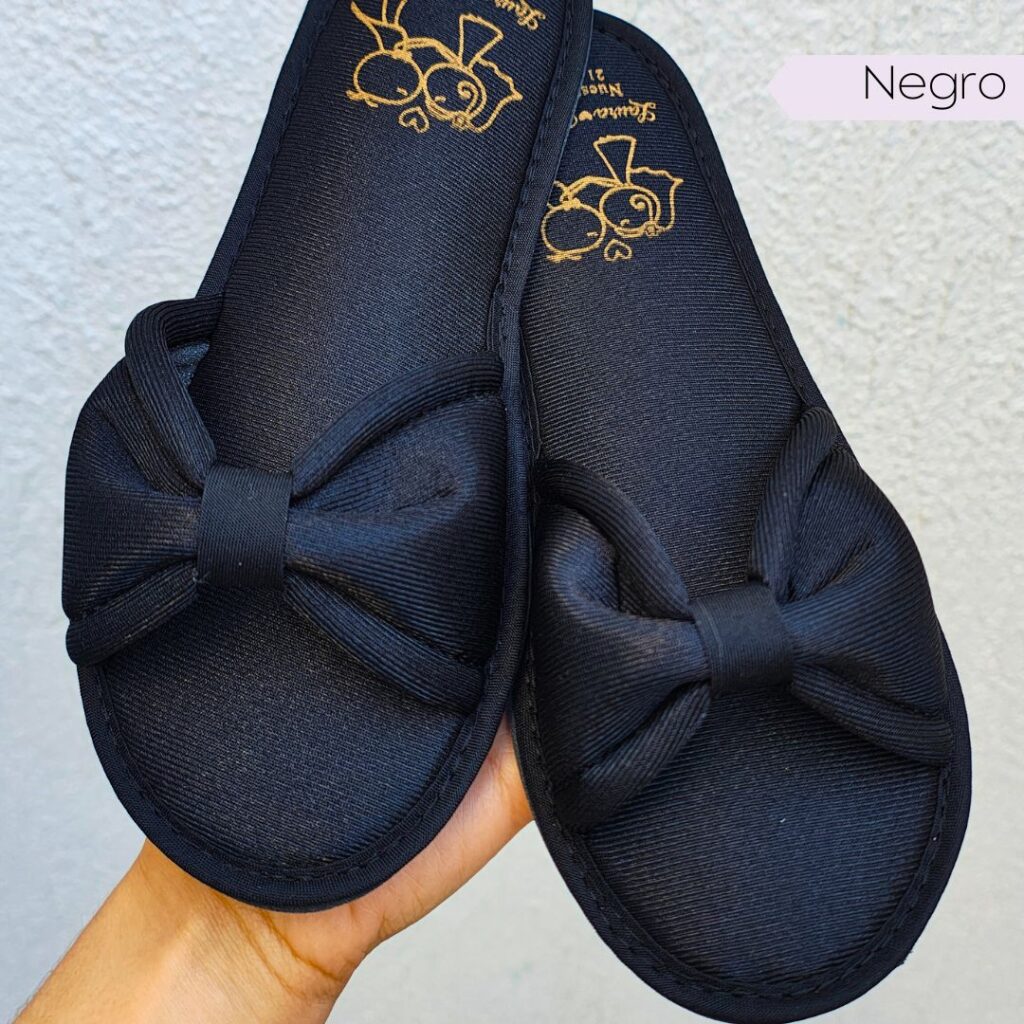 Pantuflas modelos mariposa color negro